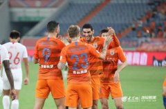 恒大行将迎来争冠三大战役 战鲁能打响榜首枪