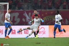 无解！德国空霸轰炸上海滩 后仰头槌颜骏凌无法