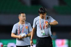 谢峰:上半时对场所显着不适应 马尔康伤情无大碍