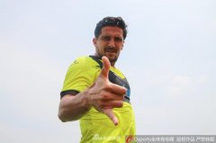 又一入籍球员中文名确认 将与艾克森组国足攻击