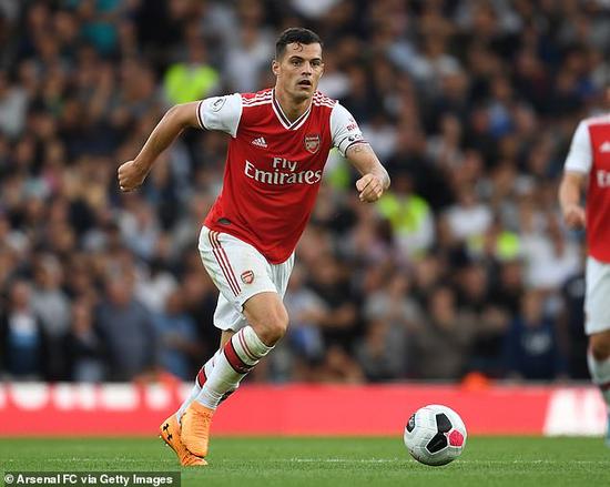 曝埃梅里任命扎卡当队长 枪迷怒了:失误王当领袖