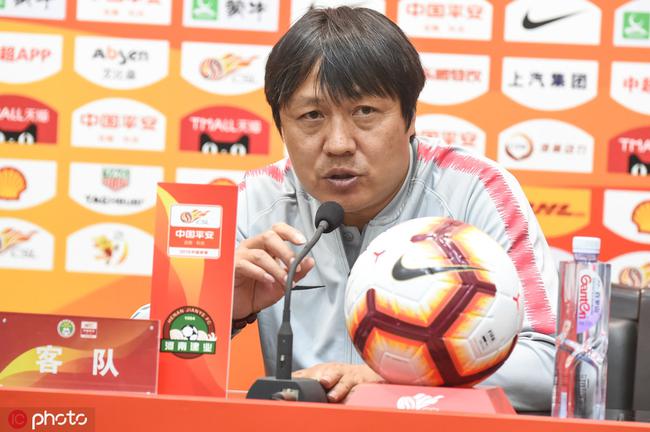 谢峰:四个球不是双方真实差距 失误送给对手两球