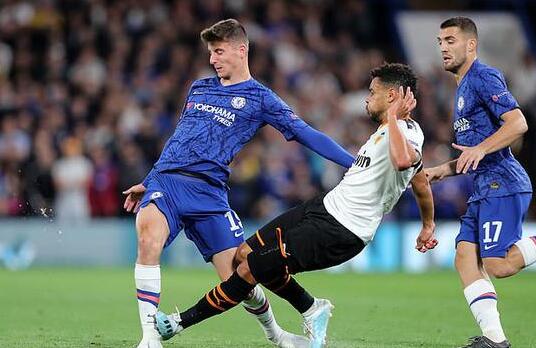 阿森纳旧将亮鞋钉放铲！切尔西天才脚踝恐怖扭曲