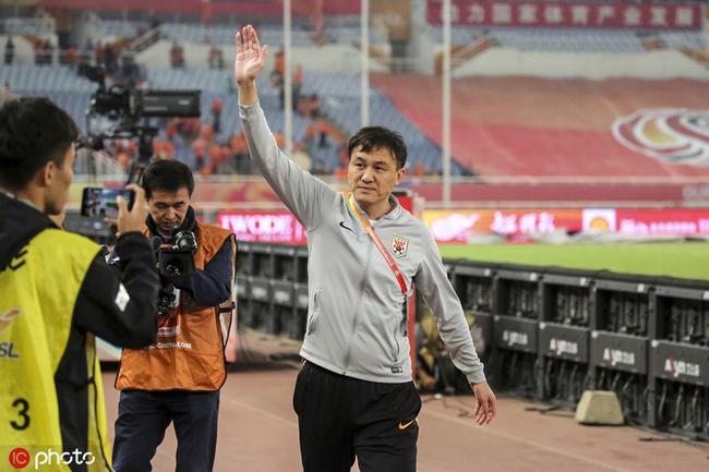 郝伟绕场感谢鲁能球迷 鲁蜜高呼名字祝福国奥好运