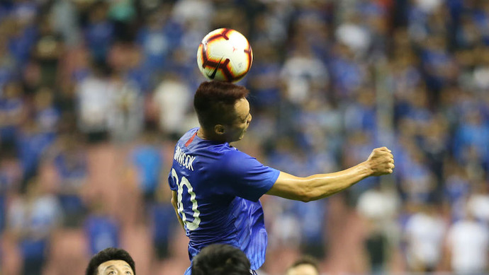 褪去光环?头球仍只服金信煜 崔康熙该定决赛阵容了