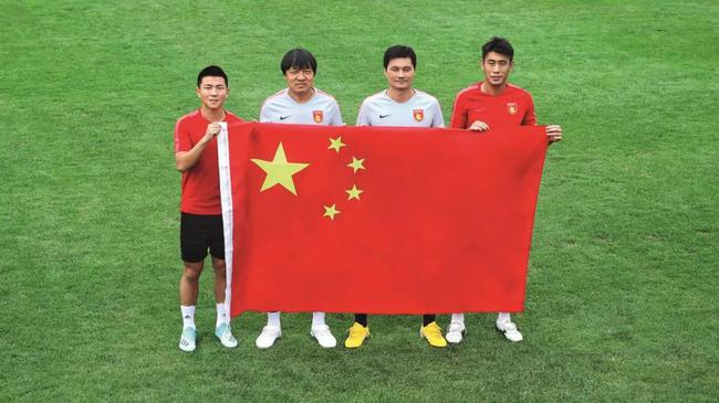 幸福中国心 河北华夏幸福四代国脚祝福祖国