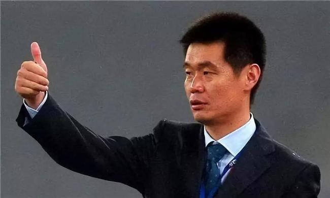 为何李霄鹏拿下上赛季最佳主帅?超过了"参照点"
