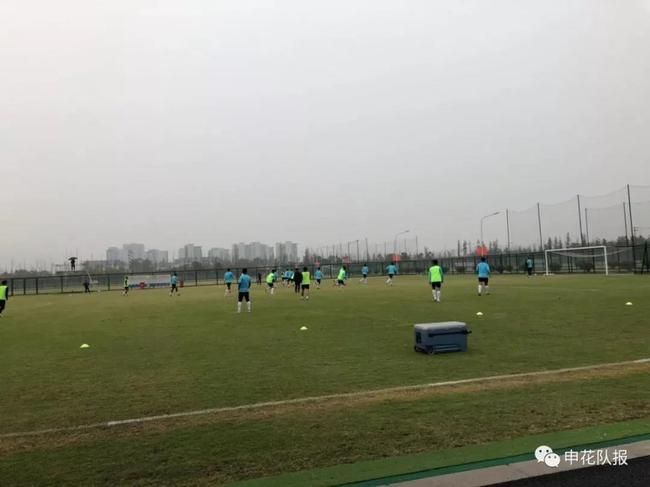 申花分组对抗训练 前中韩国脚齐上阵这是咋回事?
